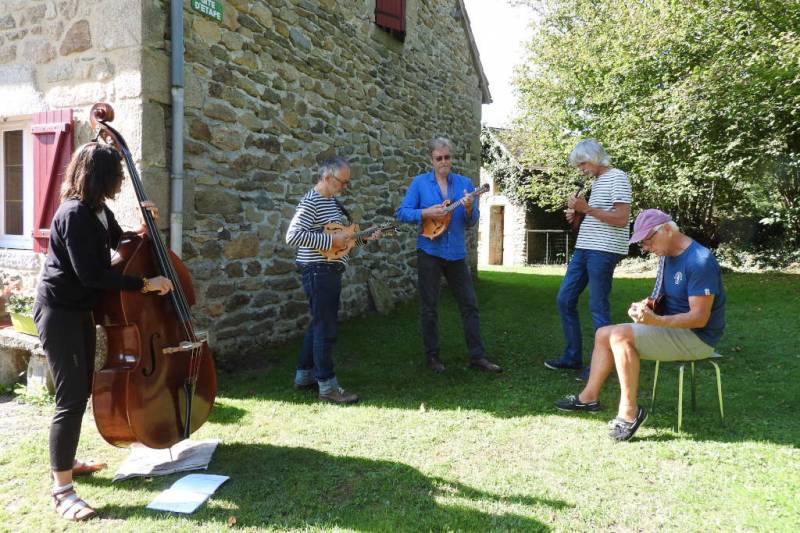 Une belle concentration... sur les visages. - Jam Hall