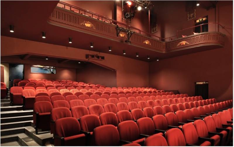La très belle salle du Falkentheaterien à Anvers. - Jam Hall