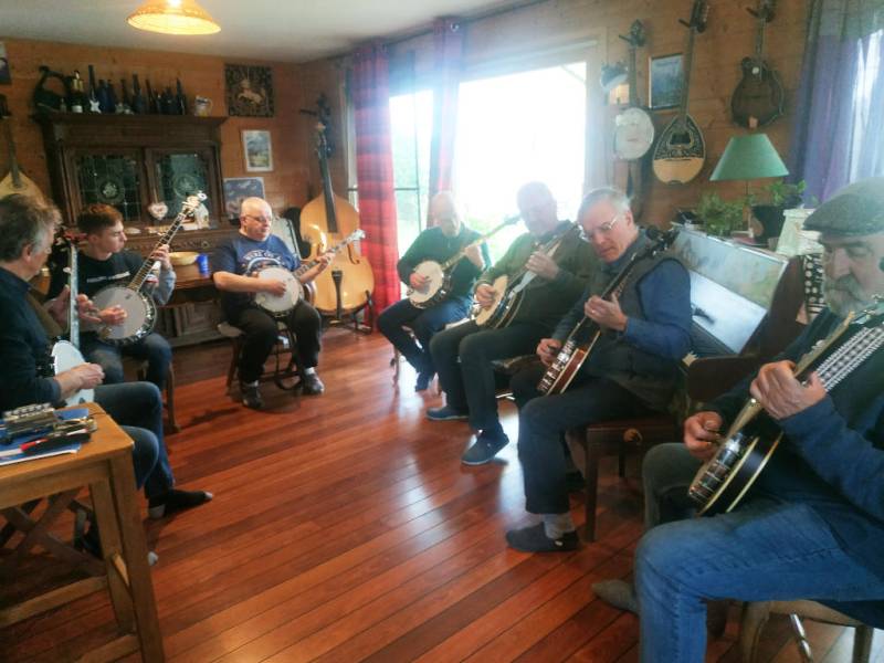 Balade le long du manche. - Jam Hall